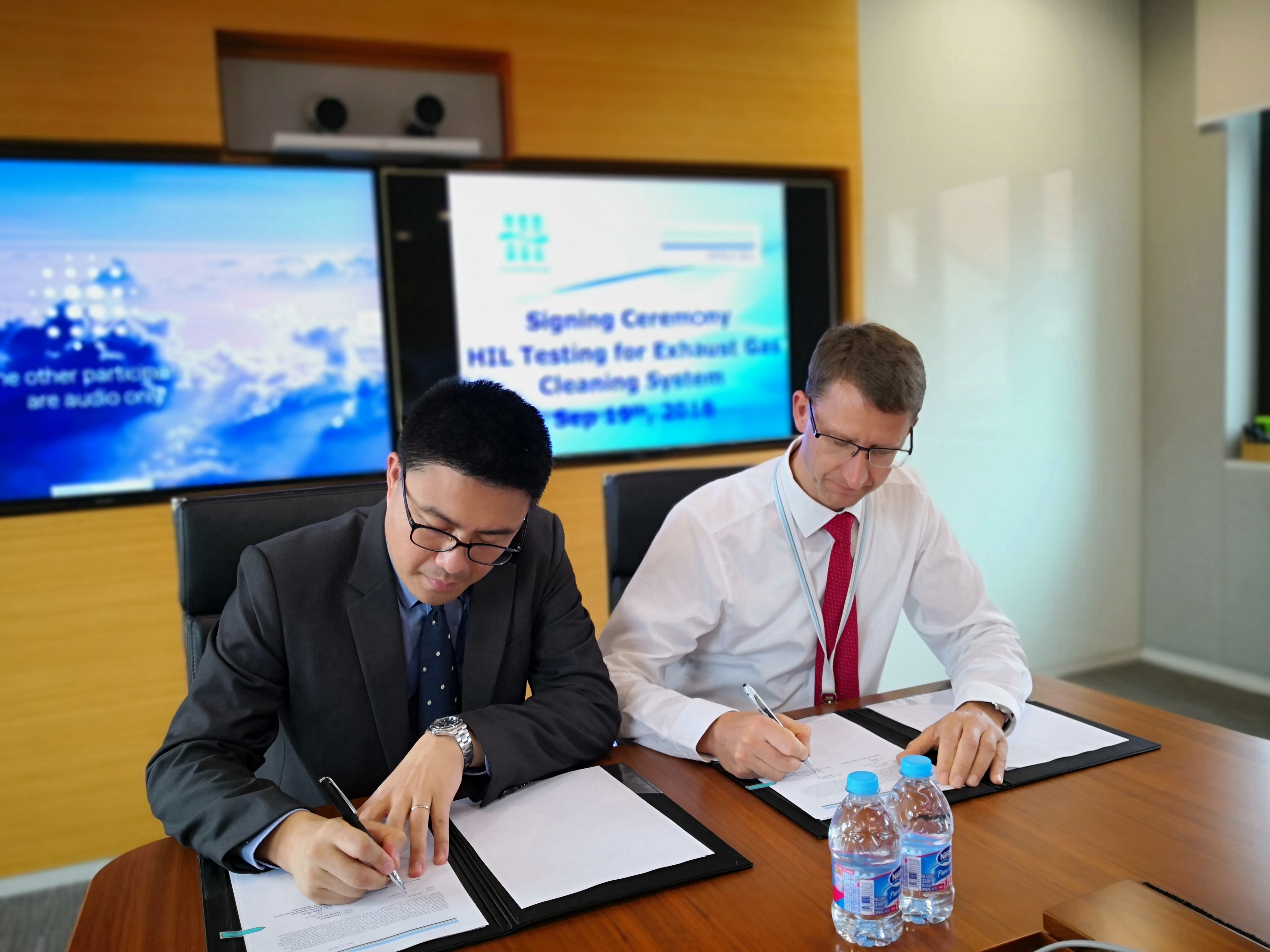 5bad964d8dd14.jpg 5bad964d8dd14.jpg